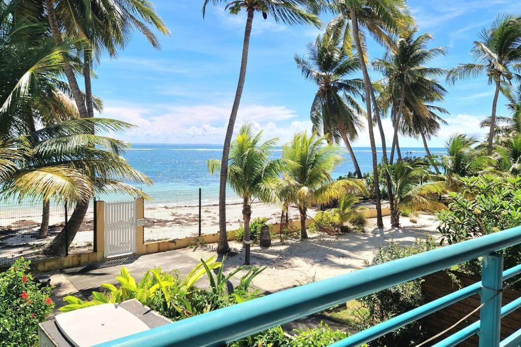 Le Touloublue - Tres Bel Appartement Face A La Mer Sainte-Anne  Exterior photo